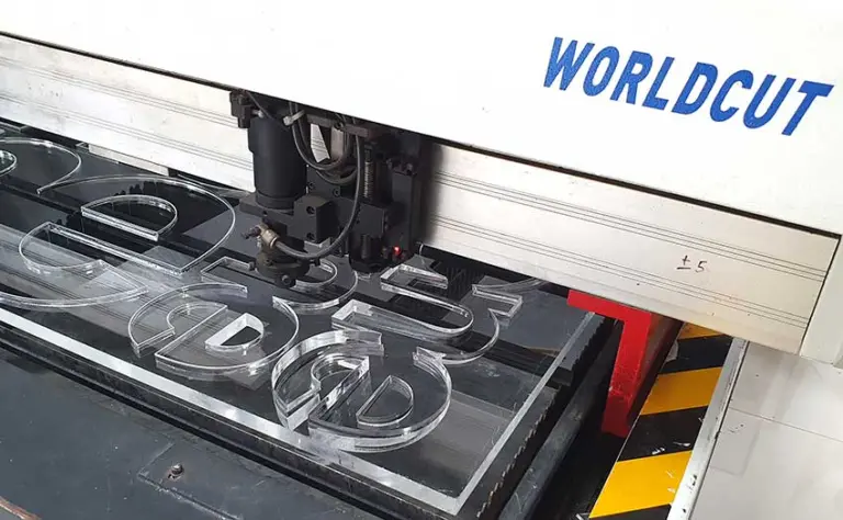เครื่องเลเซอร์ Worldcut ตัดอะคริลิค